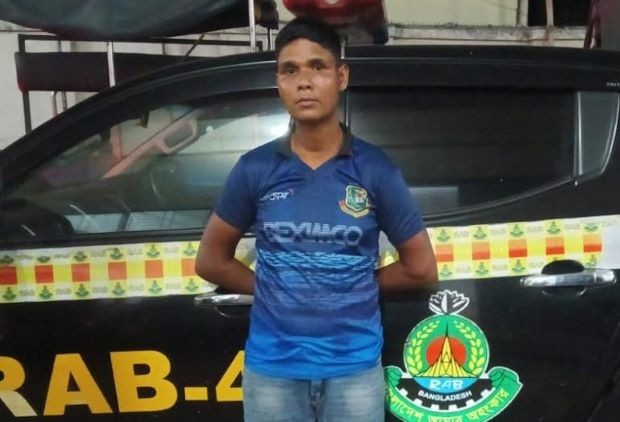 বাঘার ভুট্টা ক্ষেতে যুবক হত্যার একমাত্র আসামি গিয়াস গ্রেফতার